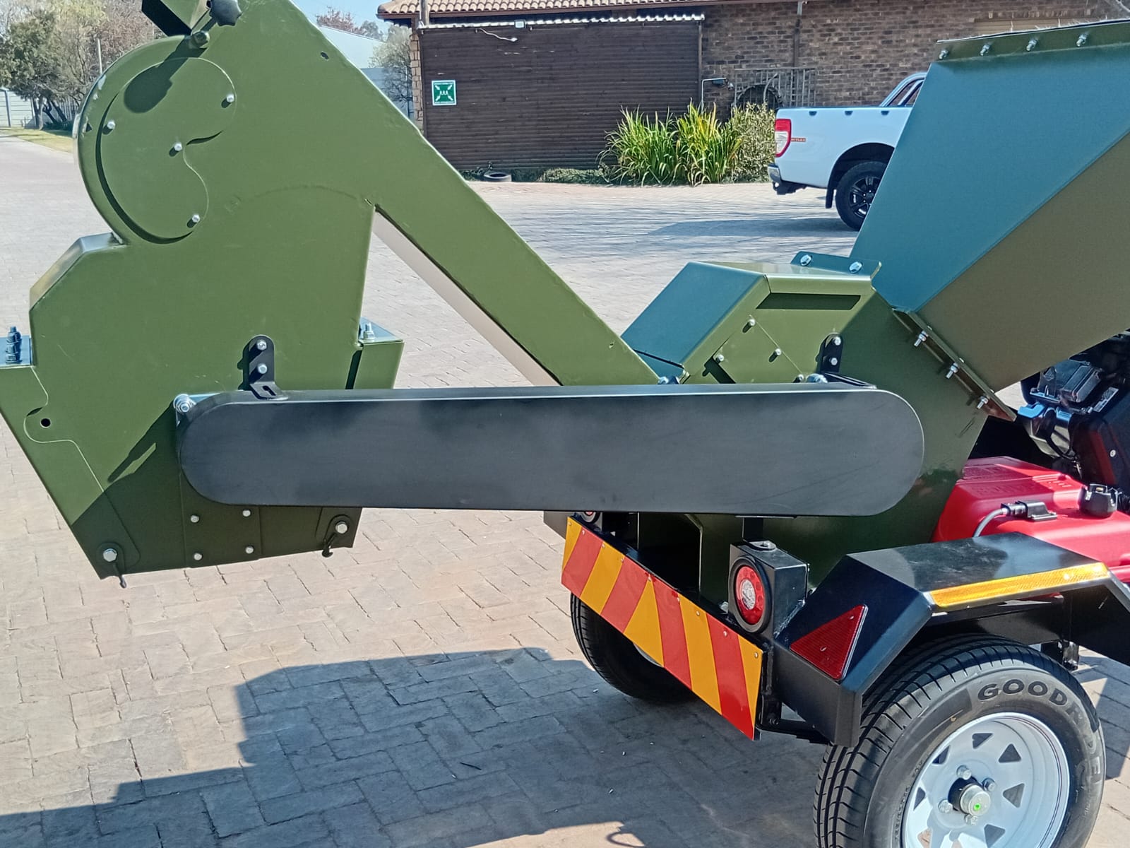 225 Trailer-Mounted Wood Chipper & Grinder | Mobile Commercial Wood Chipper South Africa thumbnail 5