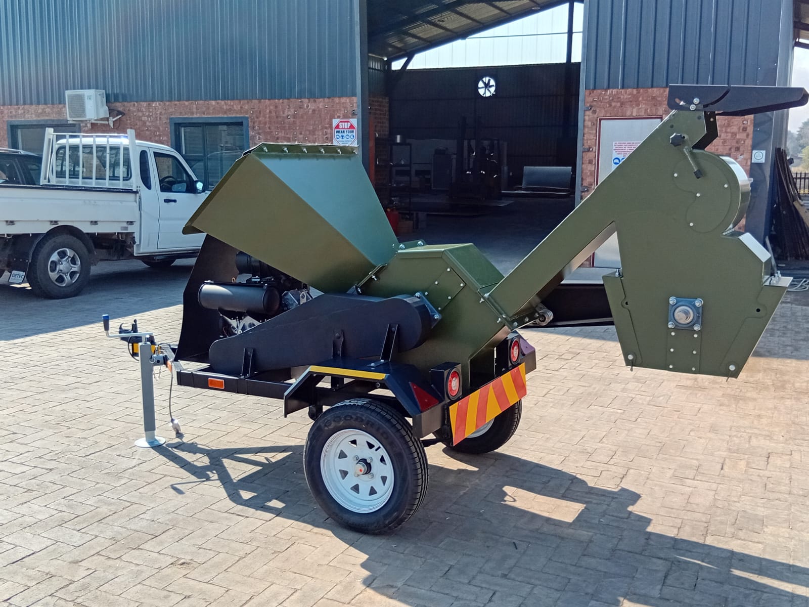225 Trailer-Mounted Wood Chipper & Grinder | Mobile Commercial Wood Chipper South Africa thumbnail 7