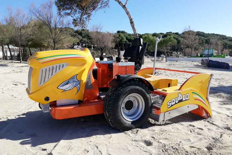 Beach Cleaner - Tractor Mtd, Self propelled and Walk behind thumbnail 3