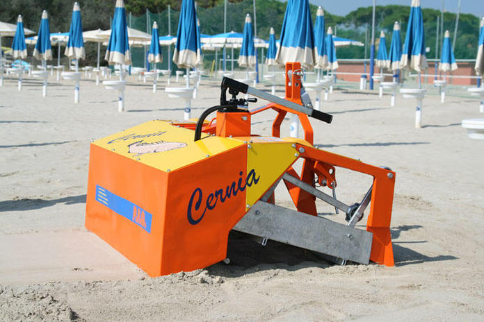 Beach Cleaner - Tractor Mtd, Self propelled and Walk behind thumbnail 8