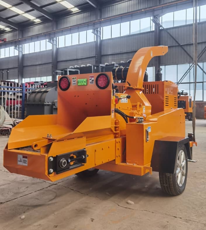 Wood Chippers std 32hp and with live extended feed floor (65cm Longer) Trailer wood chipper  Model RSS 6130 Wood chipper