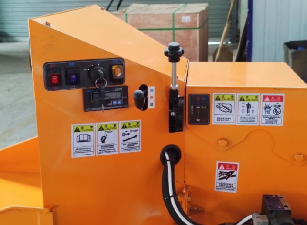Wood Chippers std 32hp and with live extended feed floor (65cm Longer) Trailer wood chipper  Model RSS 6130 Wood chipper thumbnail 4