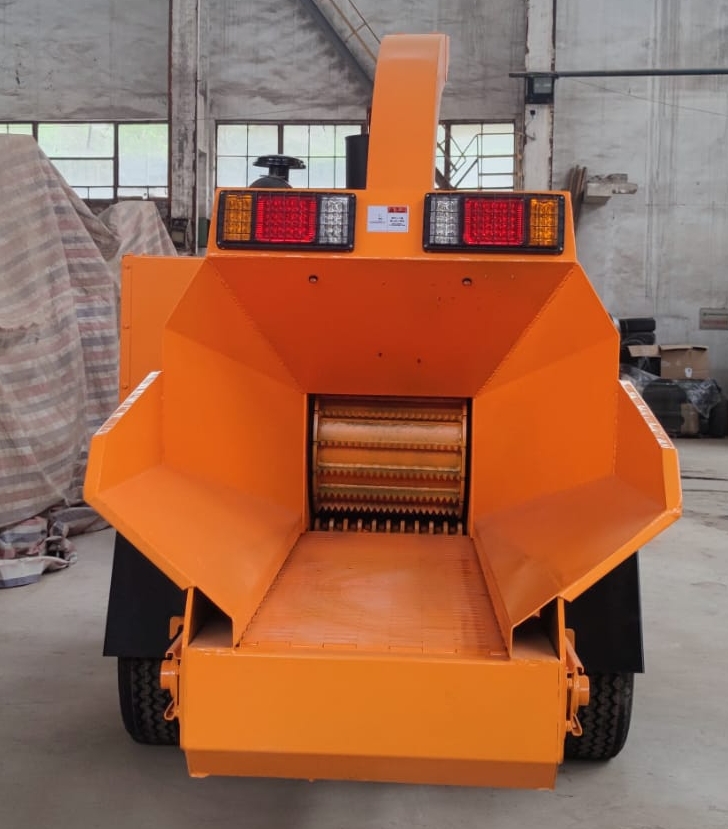 Wood Chipper std 102Hp  and with live extended floor and 60cm longer than standard static floor Model RSS 6145 thumbnail 3