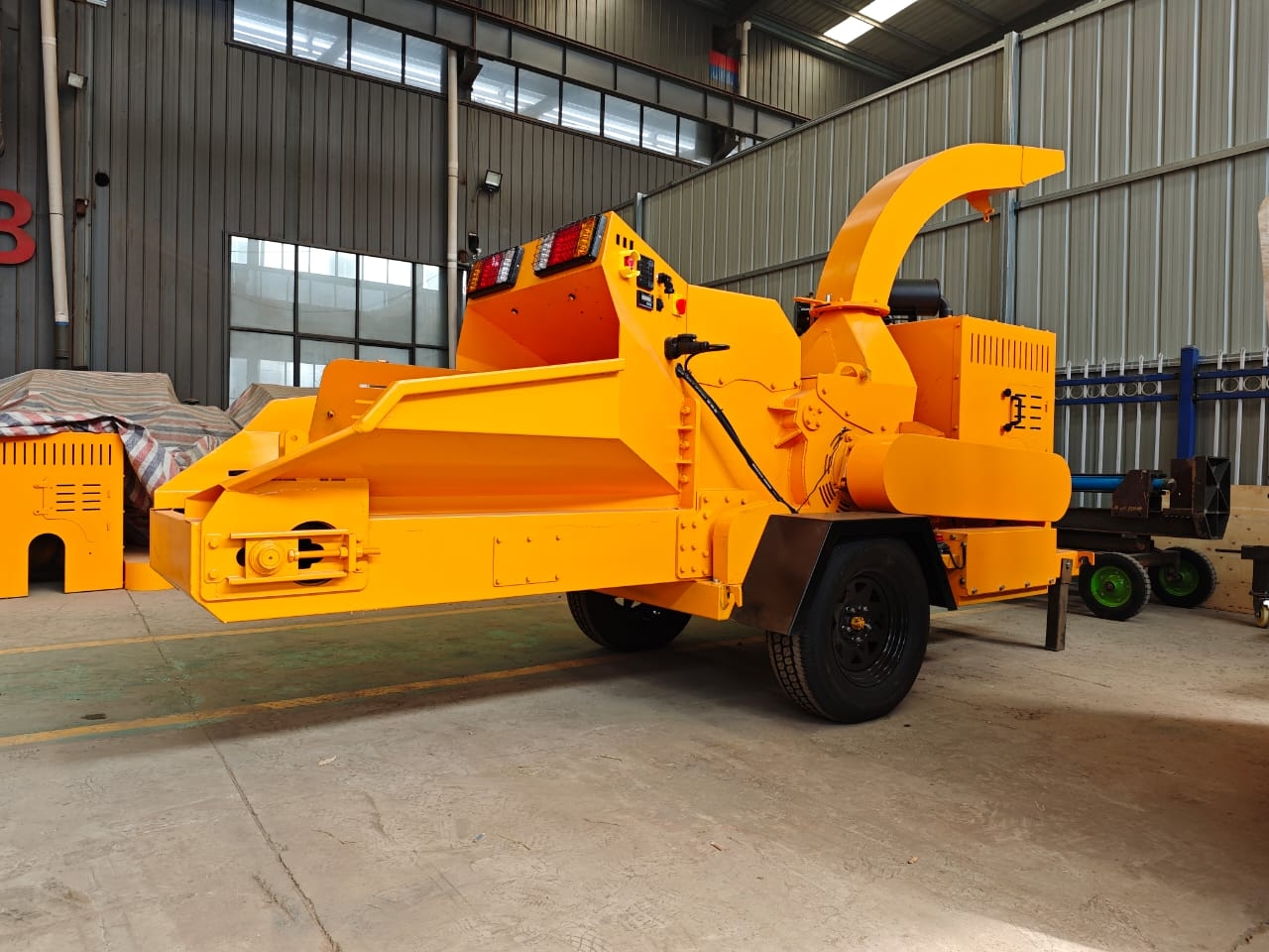 Wood Chippers with live extended feed floor Model RSS 6175  (up to 197 HP) thumbnail 4
